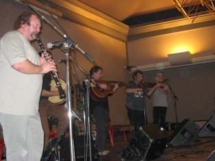 Le groupe de musique bretonne Krampouz